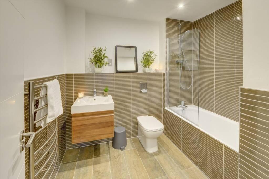 Modern & Stylish 2Br Apartment - Queens House Coventry Exterior foto