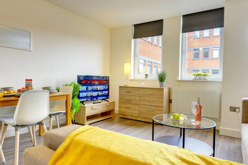 Modern & Stylish 2Br Apartment - Queens House Coventry Exterior foto