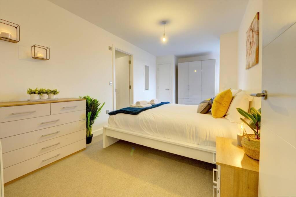 Modern & Stylish 2Br Apartment - Queens House Coventry Exterior foto
